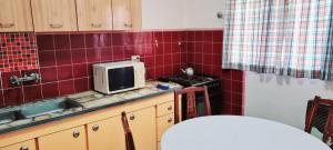 REST HOUSE Casa familiar - garage - TV - WiFi - 2 dormitorios - Living-comedor - Cocina - Lavadero - Patio con parrilla - Alquiler temporario