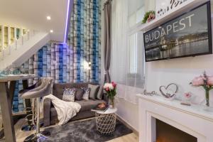 B2 City Center, Dohany street