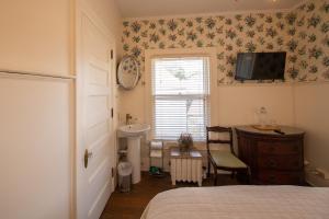 Deluxe Queen Room room in Cartier Mansion