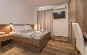 3 Bedroom Amazing Apartment In Turanj