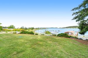 Davis House on the Bay