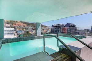Backup-Powered Trendy NY City Apartment at Table Mountain