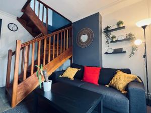 Le Sacré, Au pied de la cathédrale