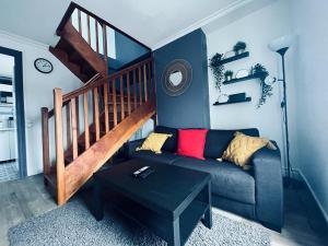 Le Sacré, Au pied de la cathédrale