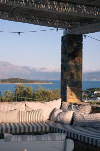 Villa Aiolos Glaros - Seafront Retreat near Agios Nikolaos