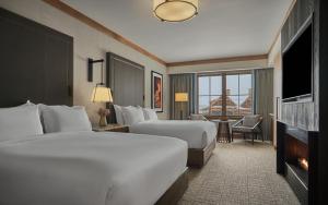 Vista Queen Queen Accessible Room room in Montage Big Sky