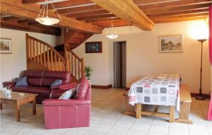 Maisons de vacances Amazing home in Portbail with 4 Bedrooms and WiFi : photos des chambres