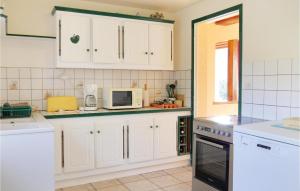 4 Bedroom Pet Friendly Home In Portbail