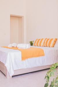 Unique 2BDR Suite Near Sea and Pool in City Center!