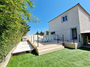 Villas Villa de 4 chambres avec piscine privee jacuzzi et jardin clos a Saint Privat des Vieux : photos des chambres