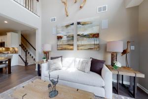 Bayside Resort -21408 Sweetwater Square