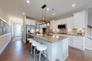 Bayside Resort -21408 Sweetwater Square