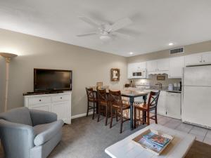 Blue Surf Townhomes 11A by Newman-Dailey
