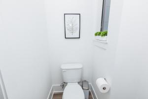 Beautifully Decorated, Modern Downtown Houston Home