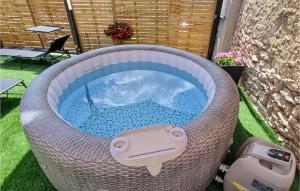 Amazing Home In Skabrnja With Sauna