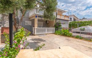 2 Bedroom Awesome Apartment In Pirovac