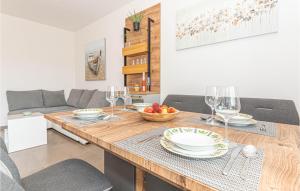 2 Bedroom Awesome Apartment In Pirovac