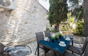 Cozy Home In Vrsar With Kitchen