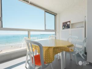 Appartement 66m² rénové, 1 chambre, vue mer, 4ème étage, fibre, 3 étoiles - FR-1-197-198