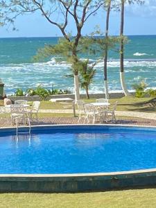 Paraíso PÉ NA AREIA no coração do Litoral Norte - FRENTE MAR - Loft projetado para que você tenha a melhor experiência em hospedagem - condomínio mais procurado da Estrada do Côco - Varanda com vista espetacular para o mar - lazer e TRANQUILI
