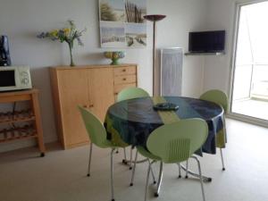 Appartement 3* face mer avec balcon, cuisine équipée, parking privé, proche club nautique - FR-1-672-3