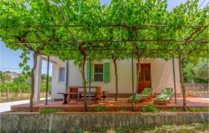 Beautiful Home In Nedescina With Wifi And 2 Bedrooms