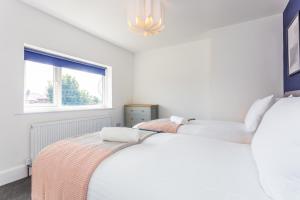 Luke Stays - Sea View