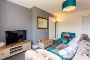 Luke Stays - Sea View