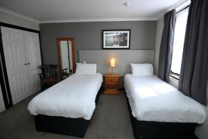 Twin Room - Disability Access room in Admiral's Table Bridgwater by Marston's Inns