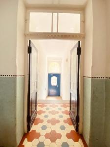 Jugendstil-Altbauwohnung mit Dachterrasse direkt an der Karlsaue