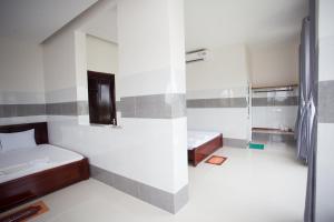 KHÁCH SẠN HOÀNG MAI