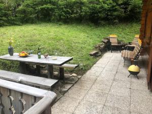 Spacious comfortable chalet close to the ski lifts for 8 persons