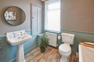 Host & Stay - The Railmans House