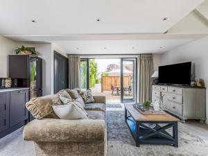 Peaceful And Beautiful Barn In Downland Village - Pass the Keys