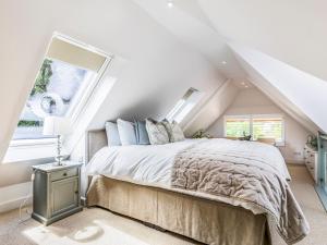 Peaceful And Beautiful Barn In Downland Village - Pass the Keys