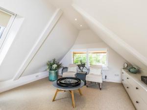 Peaceful And Beautiful Barn In Downland Village - Pass the Keys