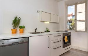 Beautiful Apartment In Rovinj With Kitchen