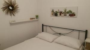 Xenias Independent Studio Near OLD TOWN of Rodos.