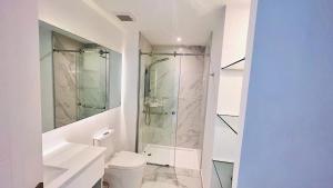 Luxury Apartment With Pool And Golf View