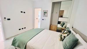 Luxury Apartment With Pool And Golf View