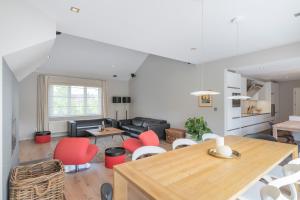 Ruime woning met grote omheinde tuin