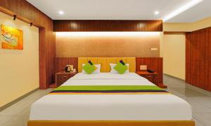 Treebo Surya Comforts, 200 Mtrs From Kolhapur Railway Station