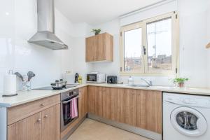 Costa Brava acollidor apartament amb gran terrassa per a 3 persones