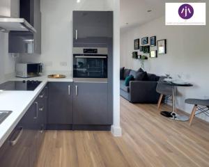 Stevenage Luxury 1Bed Apartment - Sleeps 4-WIFI-Free Parking- By JM Short Lets & Serviced Accommodation