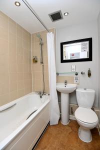 Double Room room in Lamb & Flag Inn