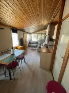 Chalets Chalet agreable en bord en de mer. : photos des chambres