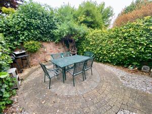 Spacious Two Bedroom House - TM