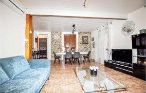 Maisons de vacances Beautiful home in Prades with WiFi and 3 Bedrooms : photos des chambres