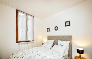 Maisons de vacances Beautiful home in Prades with WiFi and 3 Bedrooms : photos des chambres