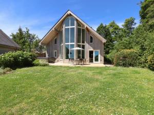 Swandown, 12A Goldenhaye - 4-star hotels in Chard